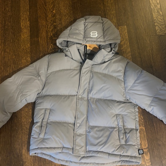 Aritzia Super Puffer Shorty Jacket - Picture 2 of 5